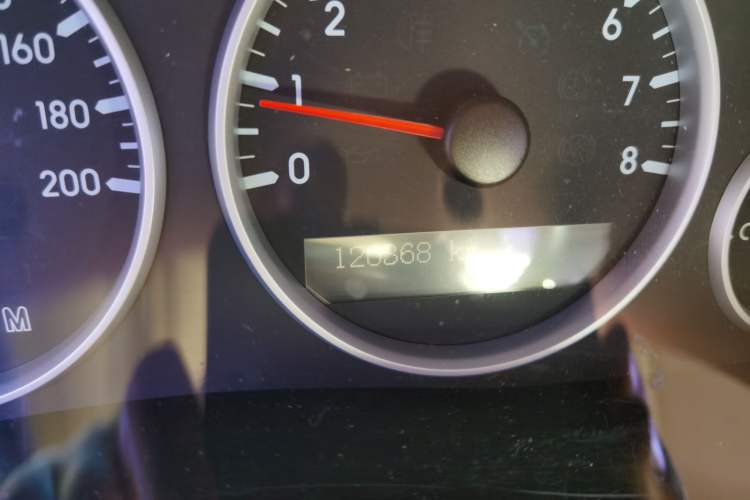 Used Buick GL8 2014 2.4L Classic Edition Odometer Close Up
