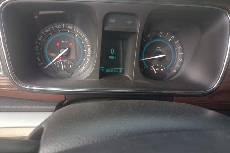 Used Buick GL8 2014 2.4L CT Luxury Business Comfort Edition Odometer Close Up
