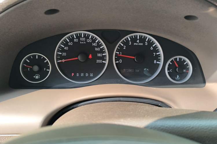 Used Buick GL8 2014 2.4L Classic Edition Odometer Close Up