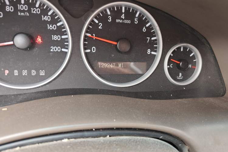 Used Buick GL8 2014 2.4L Classic Edition Odometer Close Up