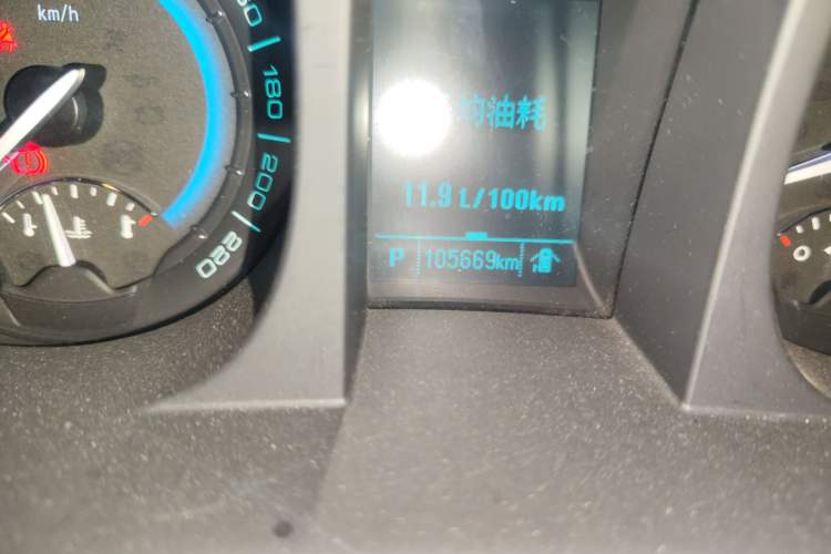 Used Buick GL8 2014 3.0L GT Luxury Business Haoya Edition Odometer Close Up