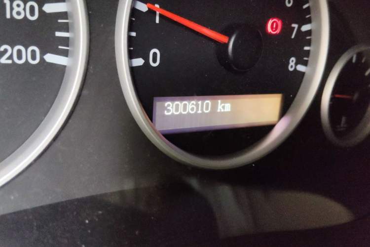 Used Buick GL8 2014 2.4L Classic Edition Odometer Close Up
