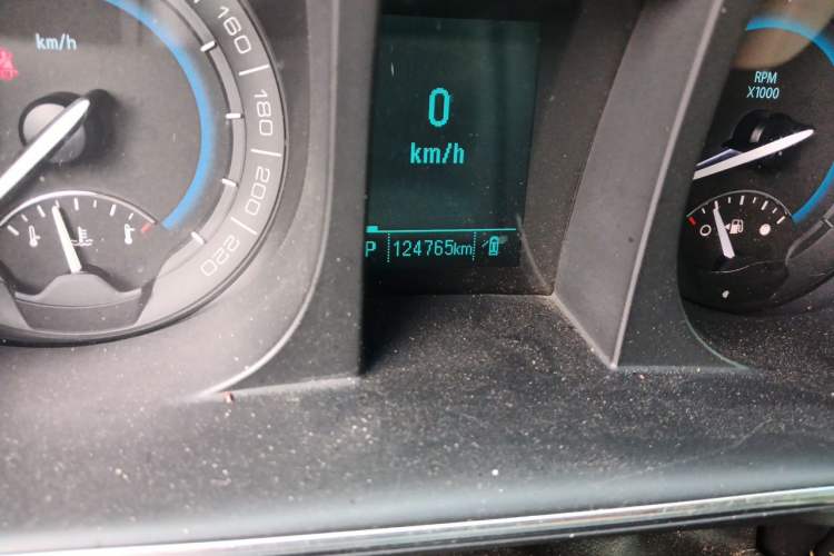 Used Buick GL8 2014 3.0L XT Luxury Business Flagship Edition Odometer Close Up