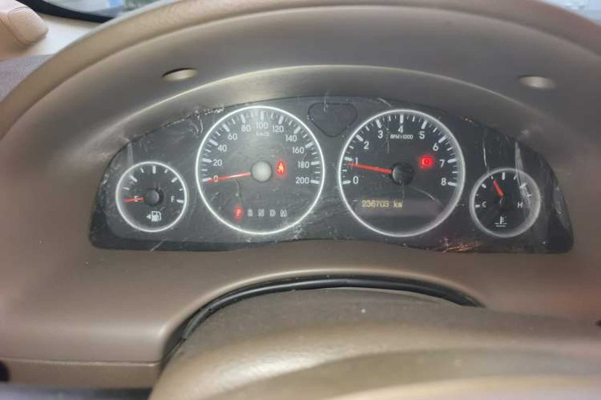 Used Buick GL8 2014 2.4L Classic Edition Odometer Close Up