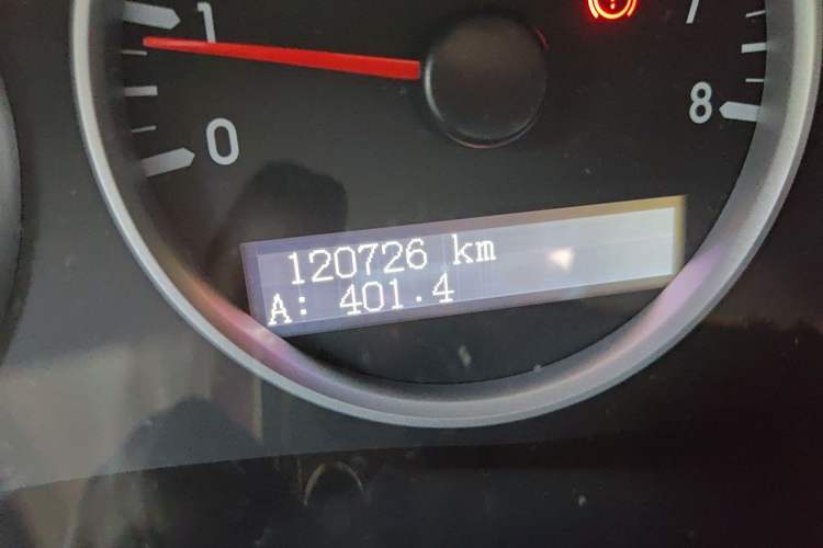 Used Buick GL8 2014 2.4L Classic Edition Odometer Close Up