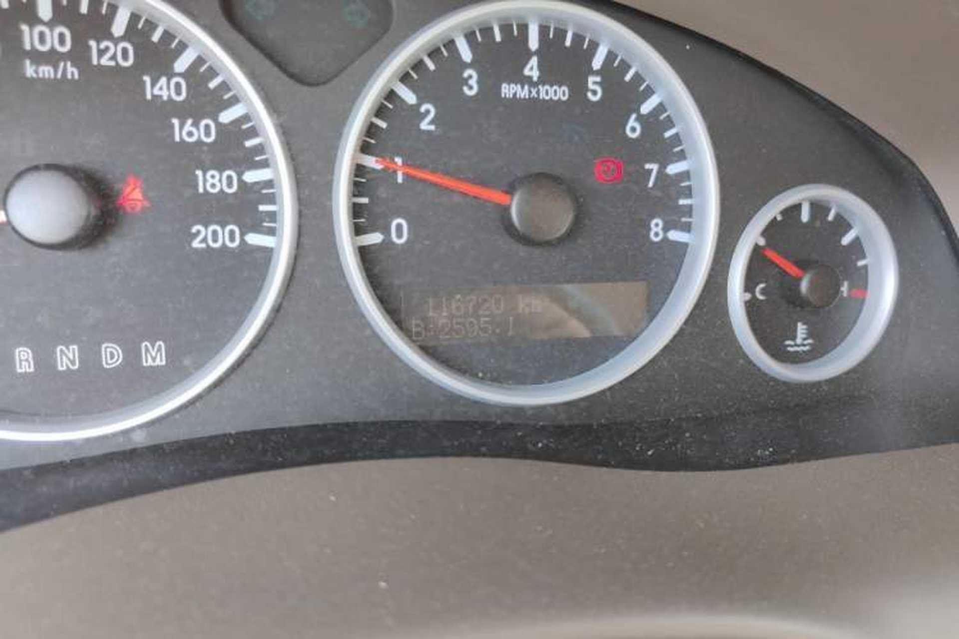 Used Buick GL8 2014 2.4L Classic Edition Odometer Close Up