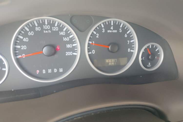 Used Buick GL8 2014 2.4L Classic Edition Odometer Close Up