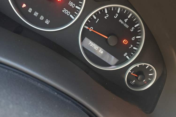 Used Buick GL8 2014 2.4L Classic Edition Odometer Close Up