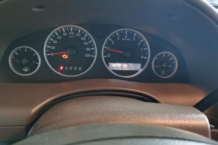 Used Buick GL8 2014 2.4L Classic Edition Odometer Close Up