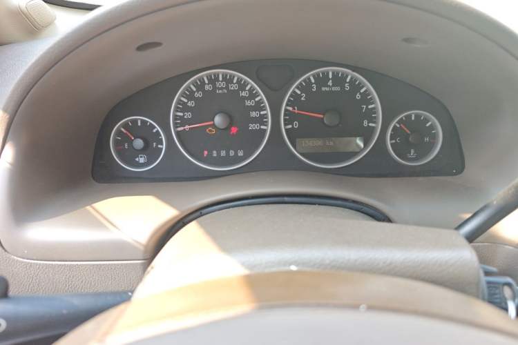 Used Buick GL8 2014 2.4L Classic Edition Odometer Close Up