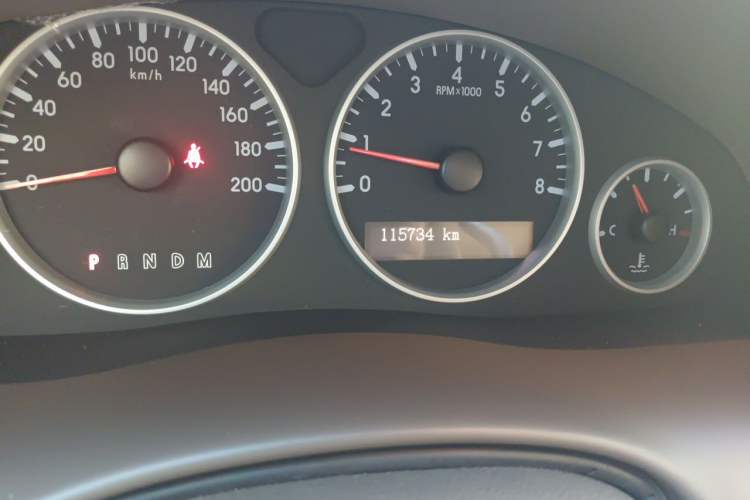 Used Buick GL8 2014 2.4L Classic Edition Odometer Close Up