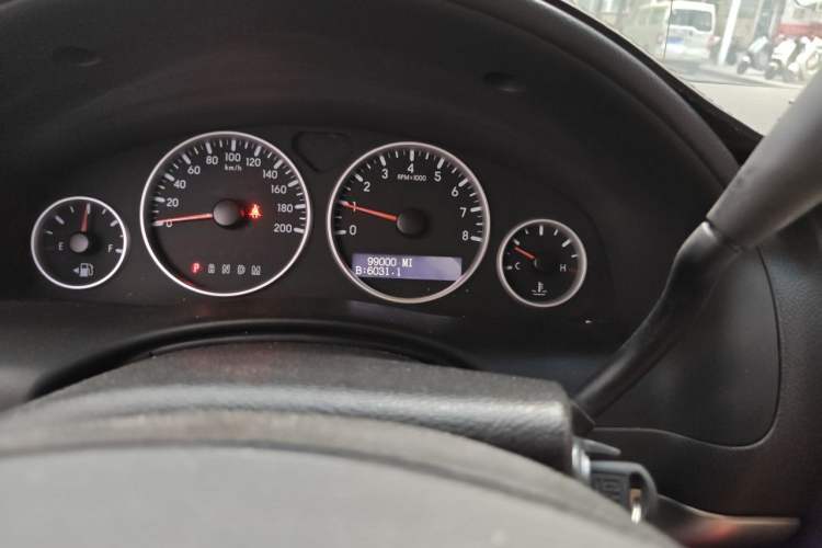 Used Buick GL8 2014 2.4L Executive Edition Odometer Close Up