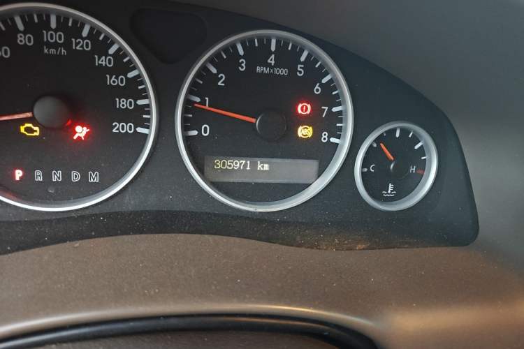 Used Buick GL8 2014 2.4L Classic Edition Odometer Close Up