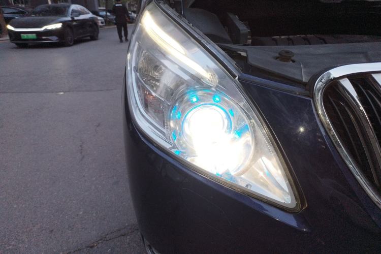 Used Buick GL8 2014 2.4L LT Luxury Business Executive Edition Right Front Headlight