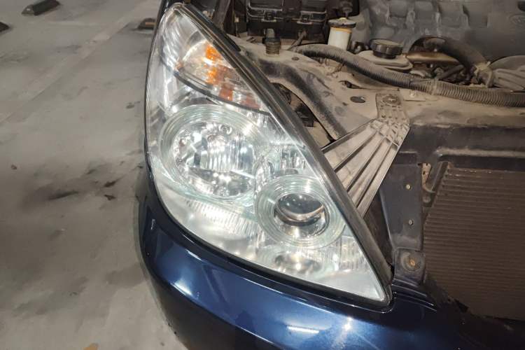 Used Buick GL8 2014 2.4L Comfort Edition Right Front Headlight