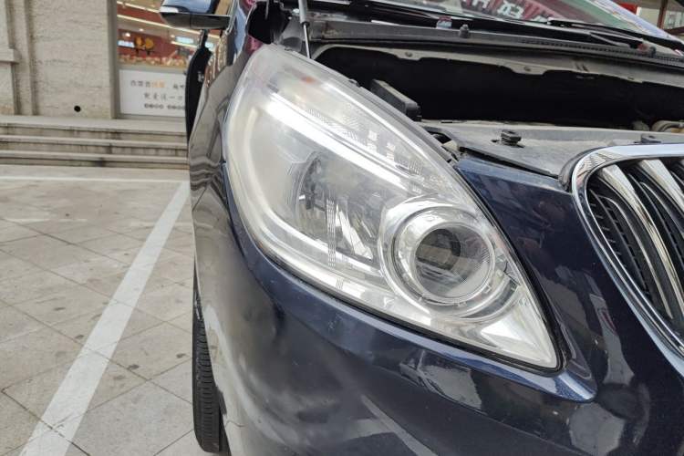 Used Buick GL8 2014 2.4L CT Luxury Business Comfort Edition Right Front Headlight