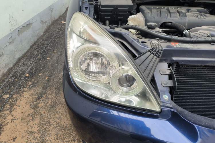 Used Buick GL8 2014 2.4L Classic Edition Right Front Headlight