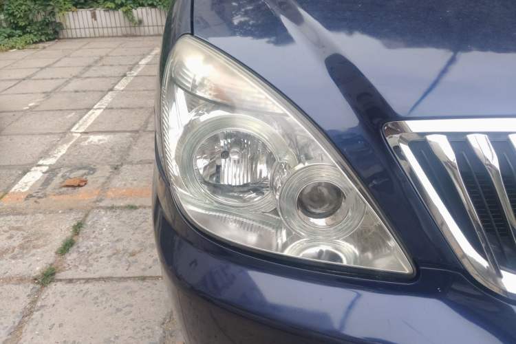 Used Buick GL8 2014 2.4L Classic Edition Right Front Headlight