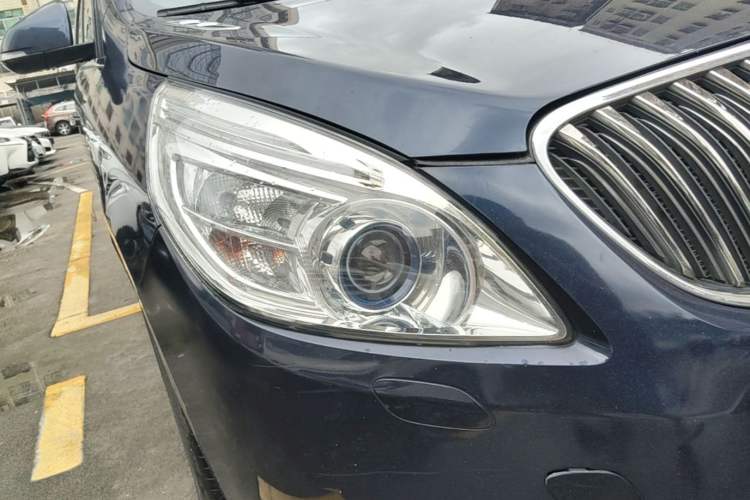 Used Buick GL8 2014 3.0L GT Luxury Business Haoya Edition Right Front Headlight