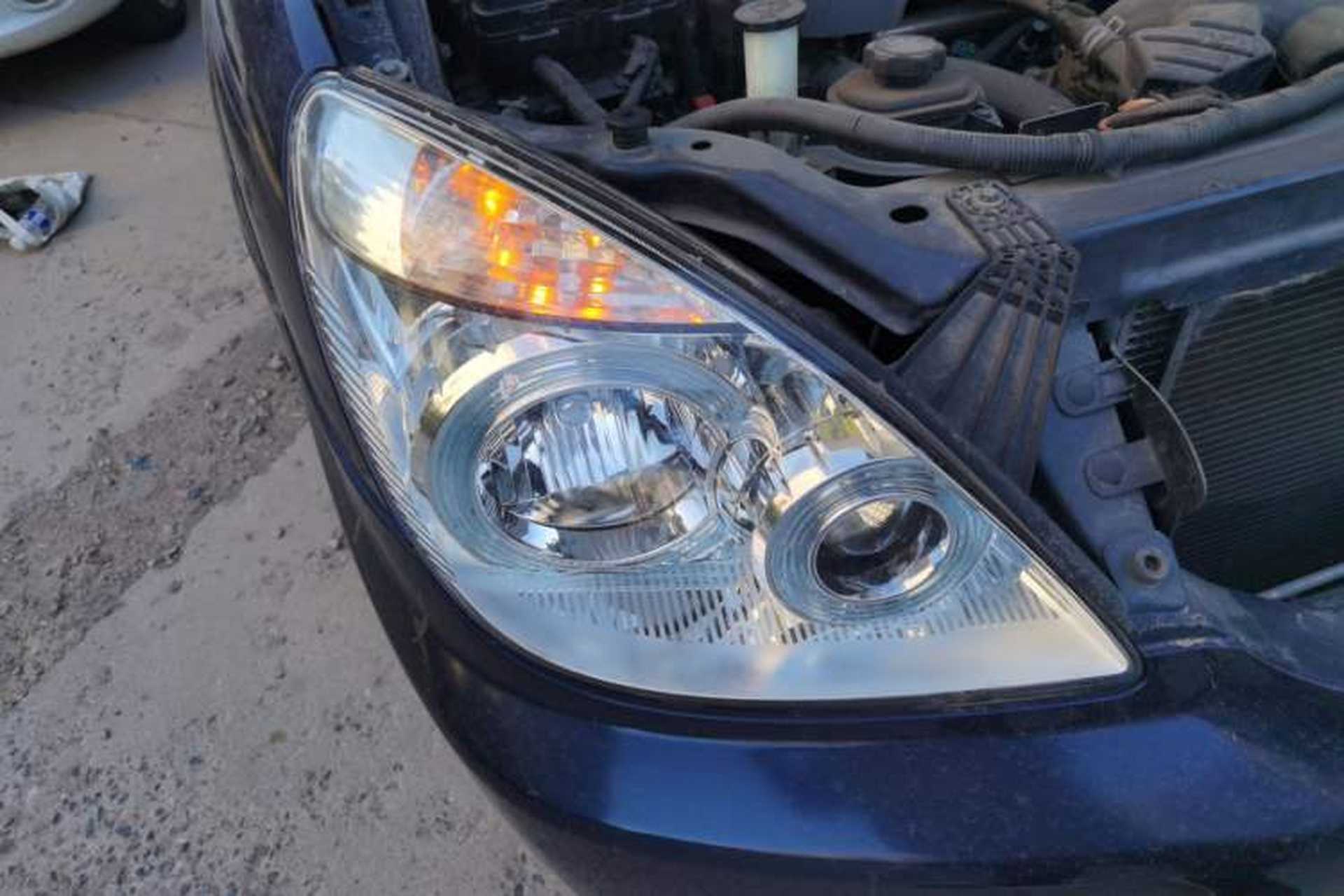 Used Buick GL8 2014 2.4L Classic Edition Right Front Headlight