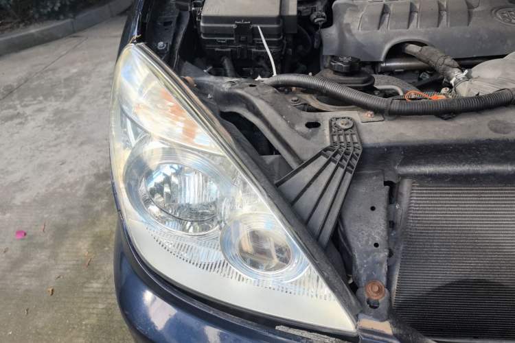 Used Buick GL8 2014 2.4L Classic Edition Right Front Headlight