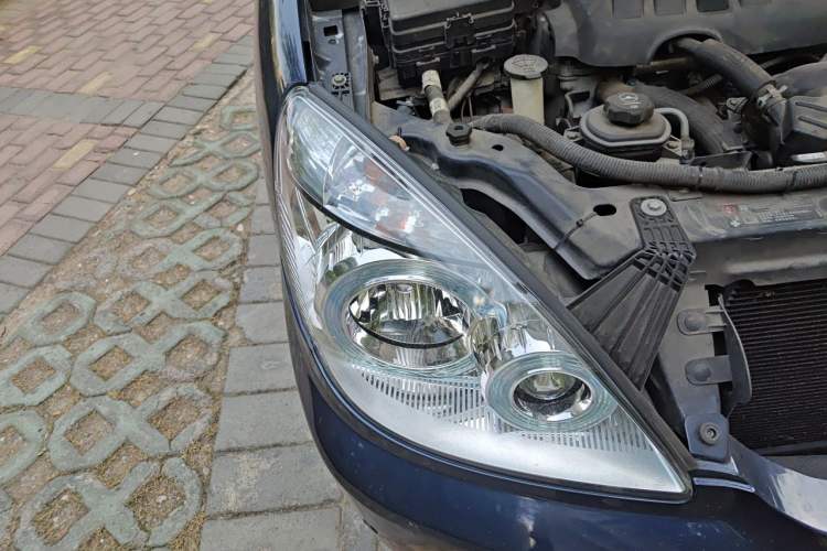 Used Buick GL8 2014 2.4L Classic Edition Right Front Headlight
