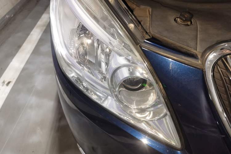 Used Buick GL8 2014 2.4L CT Luxury Business Comfort Edition Right Front Headlight