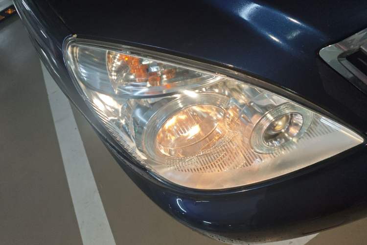 Used Buick GL8 2014 2.4L Executive Edition Right Front Headlight