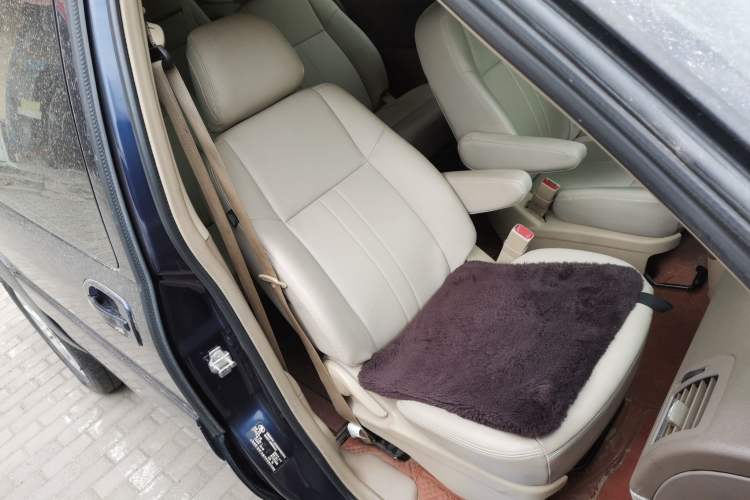 Used Buick GL8 2014 2.4L Classic Edition Right Front Seat