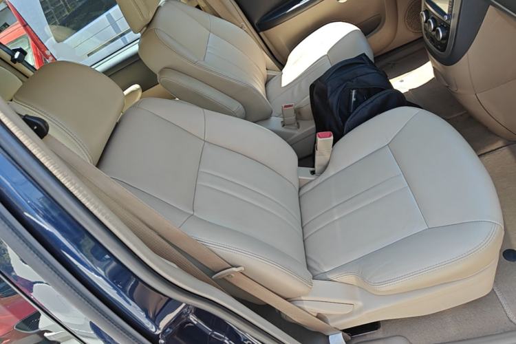 Used Buick GL8 2014 2.4L Executive Edition Right Front Seat