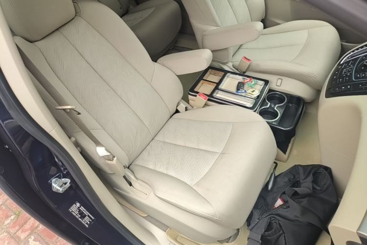 Used Buick GL8 2014 2.4L CT Luxury Business Comfort Edition Right Front Seat