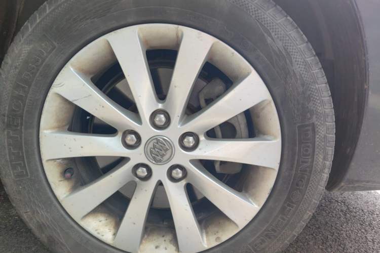 Used Buick GL8 2014 2.4L Comfort Edition Right Front Wheel Hub