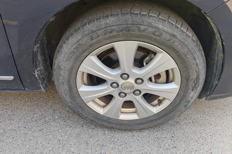 Used Buick GL8 2014 3.0L XT Luxury Business Flagship Edition Right Front Wheel Hub