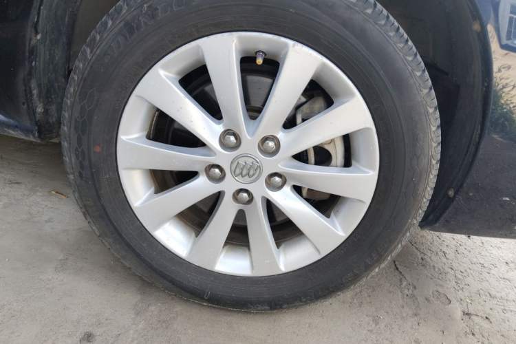 Used Buick GL8 2014 2.4L Classic Edition Right Front Wheel Hub