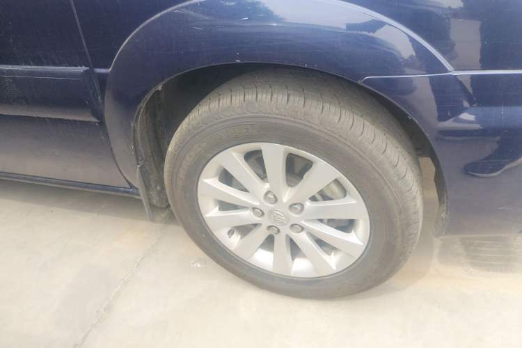 Used Buick GL8 2014 2.4L Classic Edition Right Front Wheel Hub