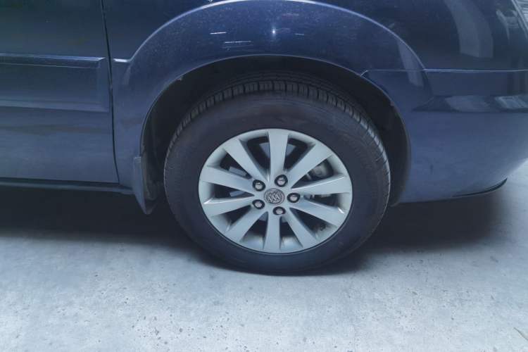 Used Buick GL8 2014 2.4L Classic Edition Right Front Wheel Hub