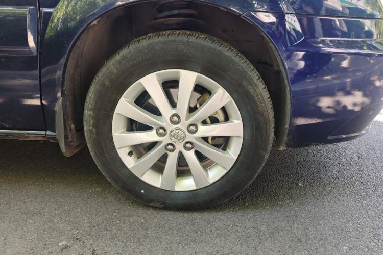 Used Buick GL8 2014 2.4L Classic Edition Right Front Wheel Hub