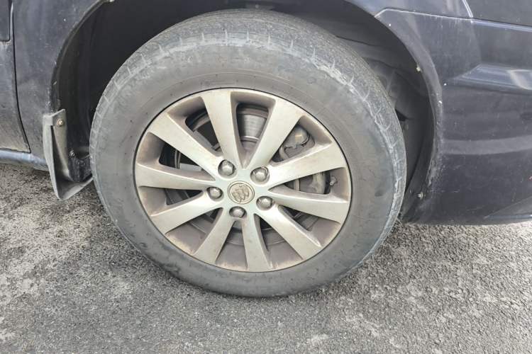 Used Buick GL8 2014 2.4L Classic Edition Right Front Wheel Hub