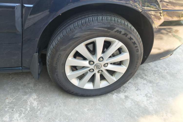 Used Buick GL8 2014 2.4L Comfort Edition Right Front Wheel Hub