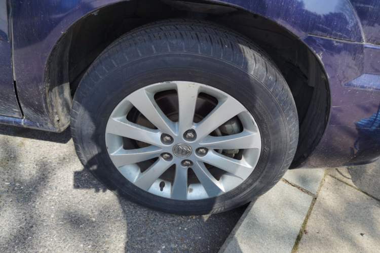 Used Buick GL8 2014 2.4L Classic Edition Right Front Wheel Hub