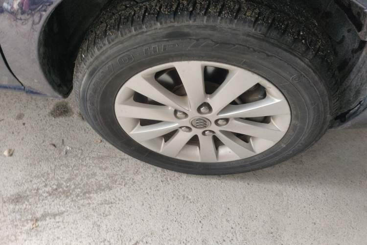 Used Buick GL8 2014 2.4L Comfort Edition Right Front Wheel Hub