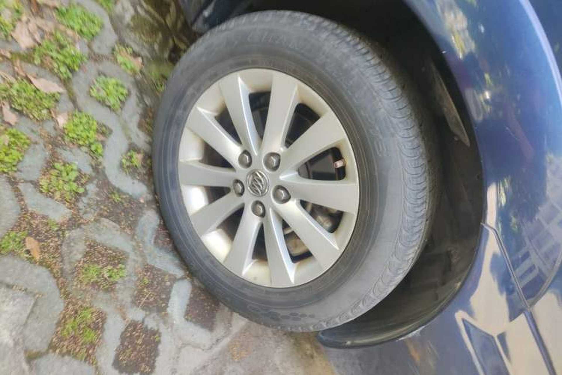 Used Buick GL8 2014 2.4L Classic Edition Right Front Wheel Hub