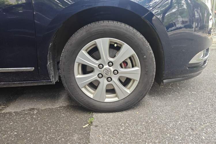 Used Buick GL8 2014 3.0L XT Luxury Business Flagship Edition Right Front Wheel Hub