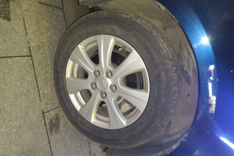 Used Buick GL8 2014 3.0L GT Luxury Business Haoya Edition Right Front Wheel Hub