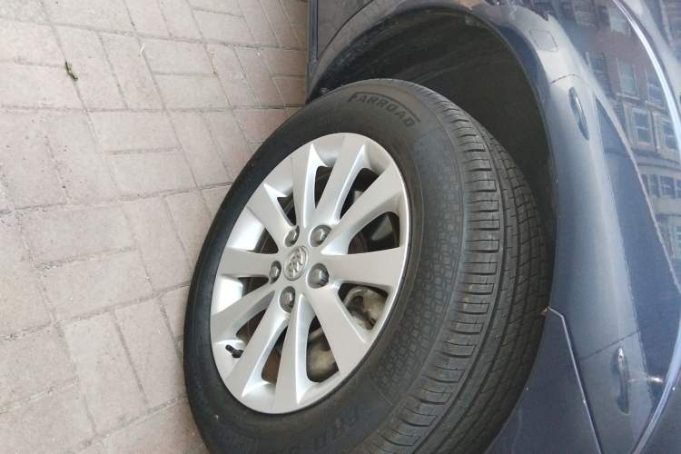 Used Buick GL8 2014 2.4L Classic Edition Right Front Wheel Hub