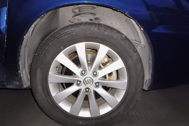 Used Buick GL8 2014 2.4L Comfort Edition Right Front Wheel Hub