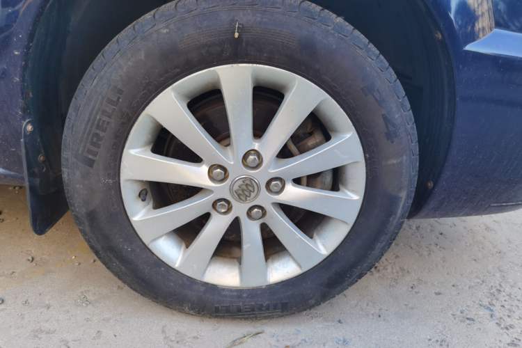 Used Buick GL8 2014 2.4L Classic Edition Right Front Wheel Hub