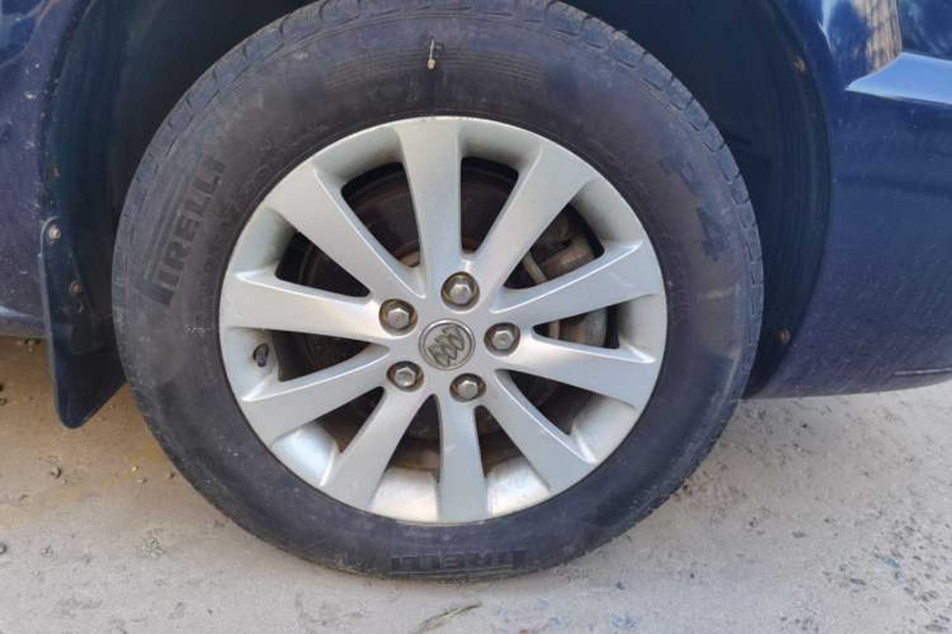 Used Buick GL8 2014 2.4L Classic Edition Right Front Wheel Hub