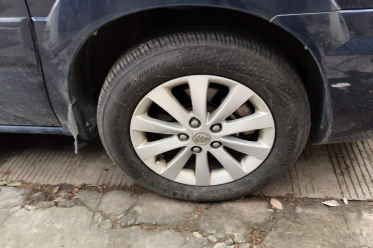 Used Buick GL8 2014 2.4L Classic Edition Right Front Wheel Hub