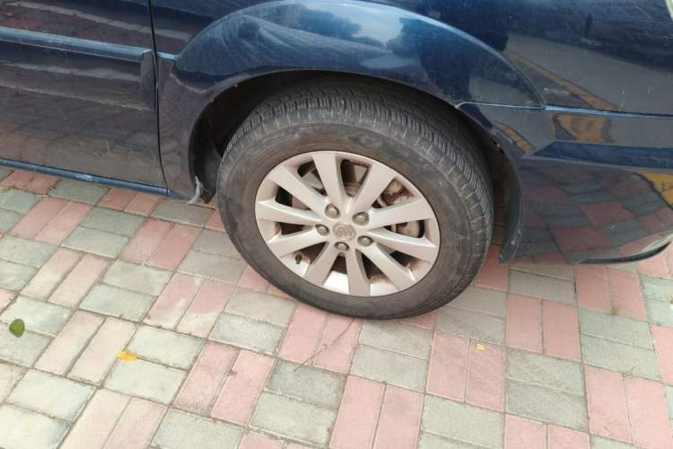 Used Buick GL8 2014 2.4L Comfort Edition Right Front Wheel Hub